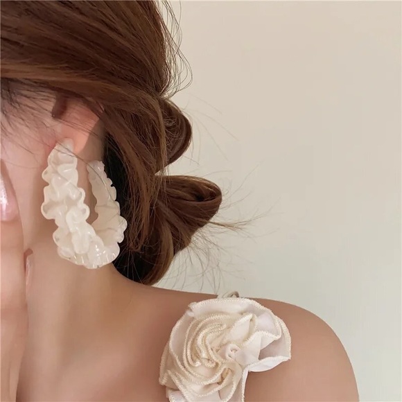 Jewelry - Frost Bloom: Milky White C-Sculpt Elegance